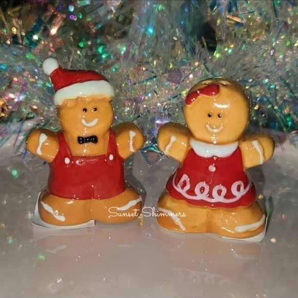 Cracker Barrel GINGERBREAD Boy & Girl Couple Cristmas Salt Pepper Shaker New - Picture 1 of 4